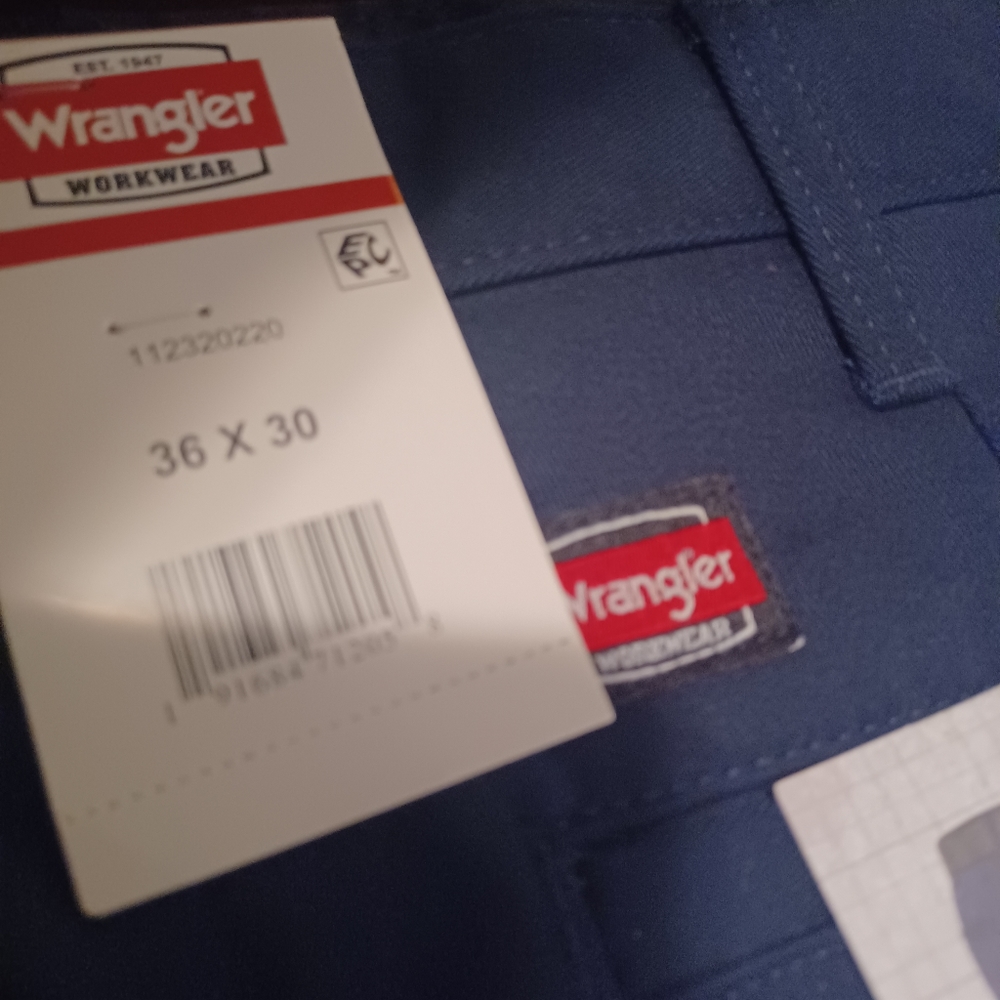 Wrangler men's work pants, dark blue size 36 x 30, nee